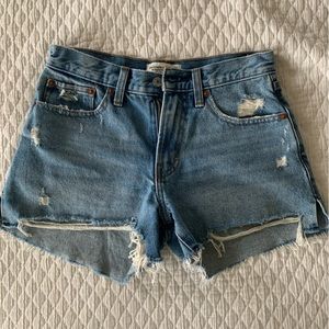 Abercrombie & Fitch “The Boyfriend Short” Size 24/00